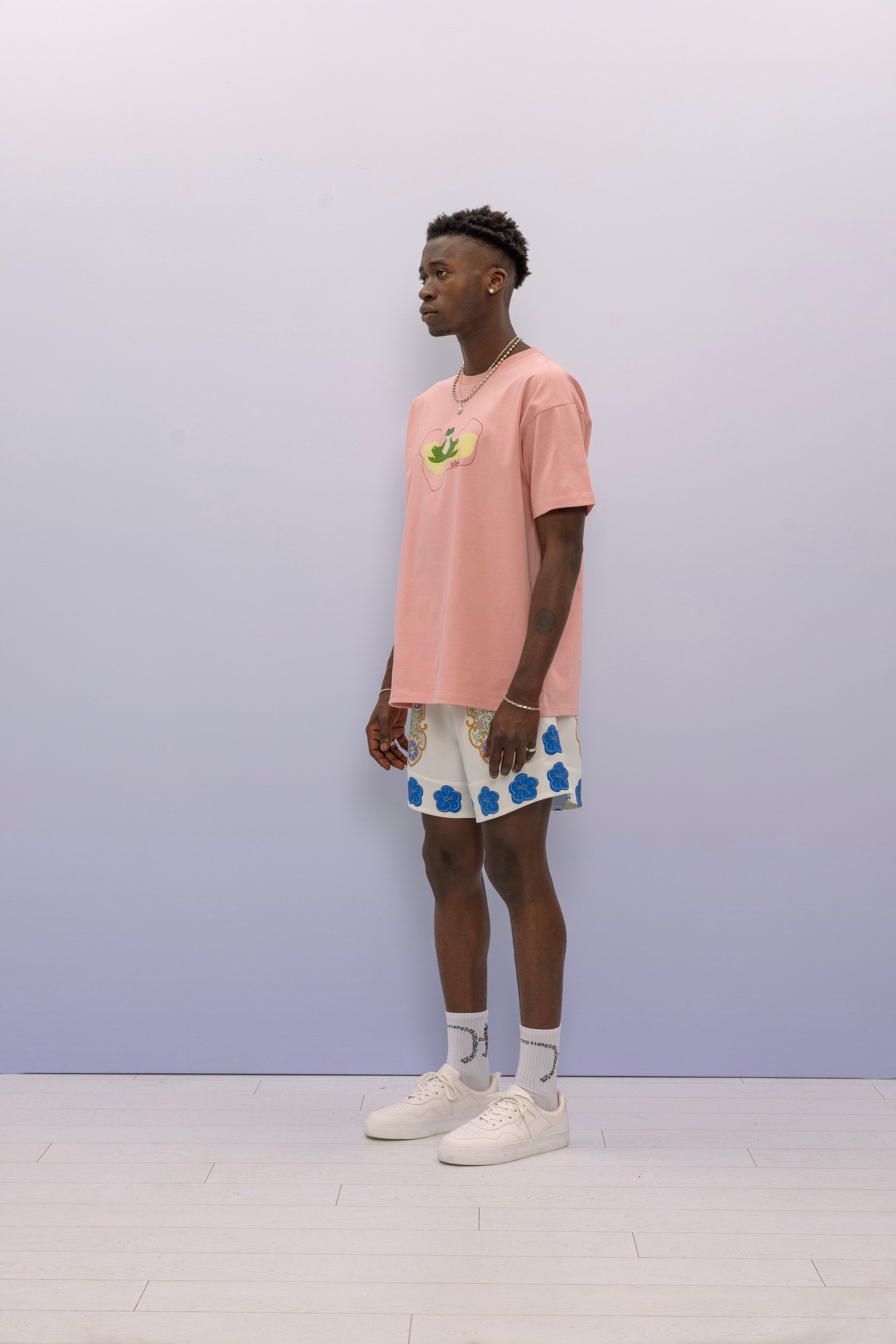 KIKKER TEE