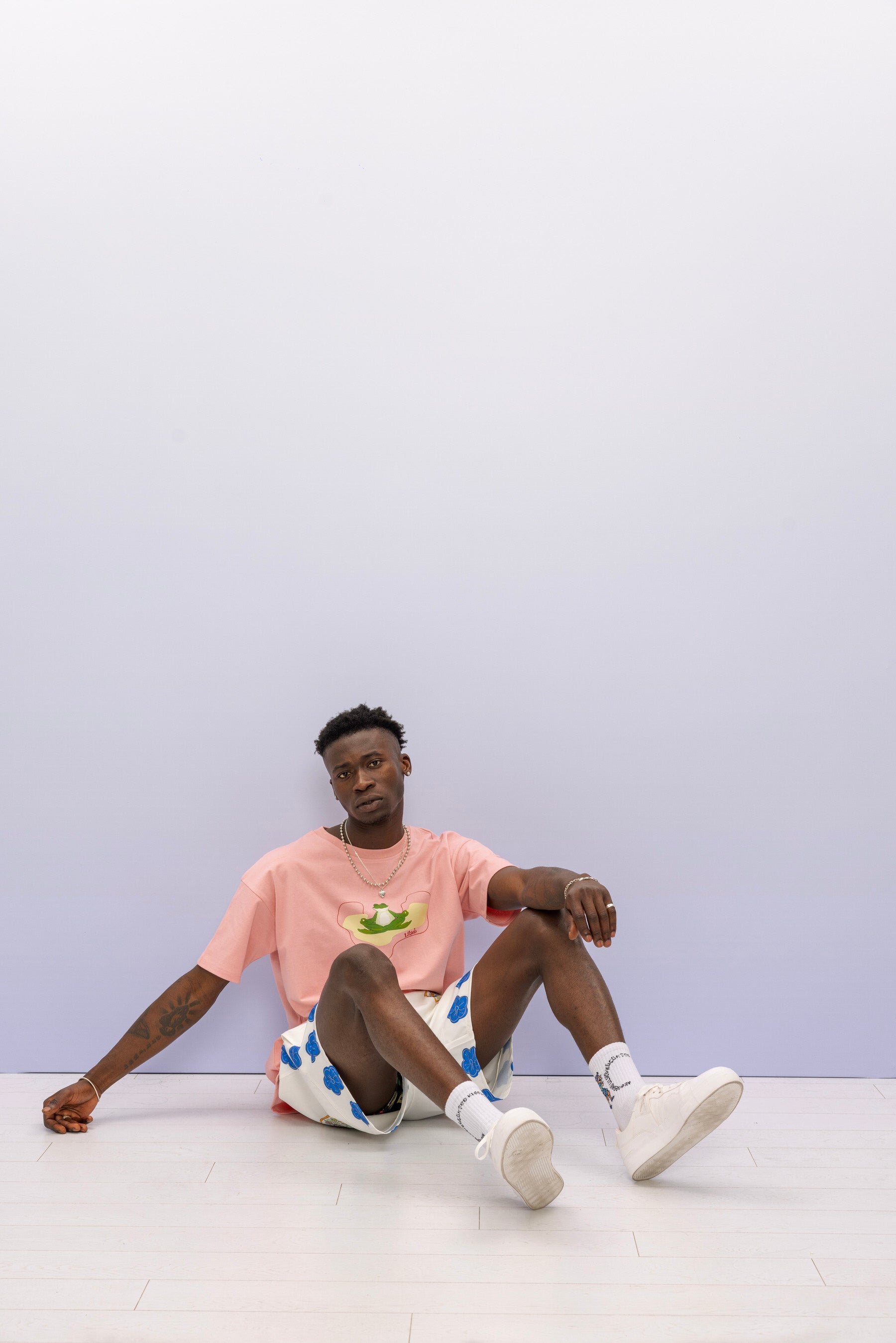 KIKKER TEE
