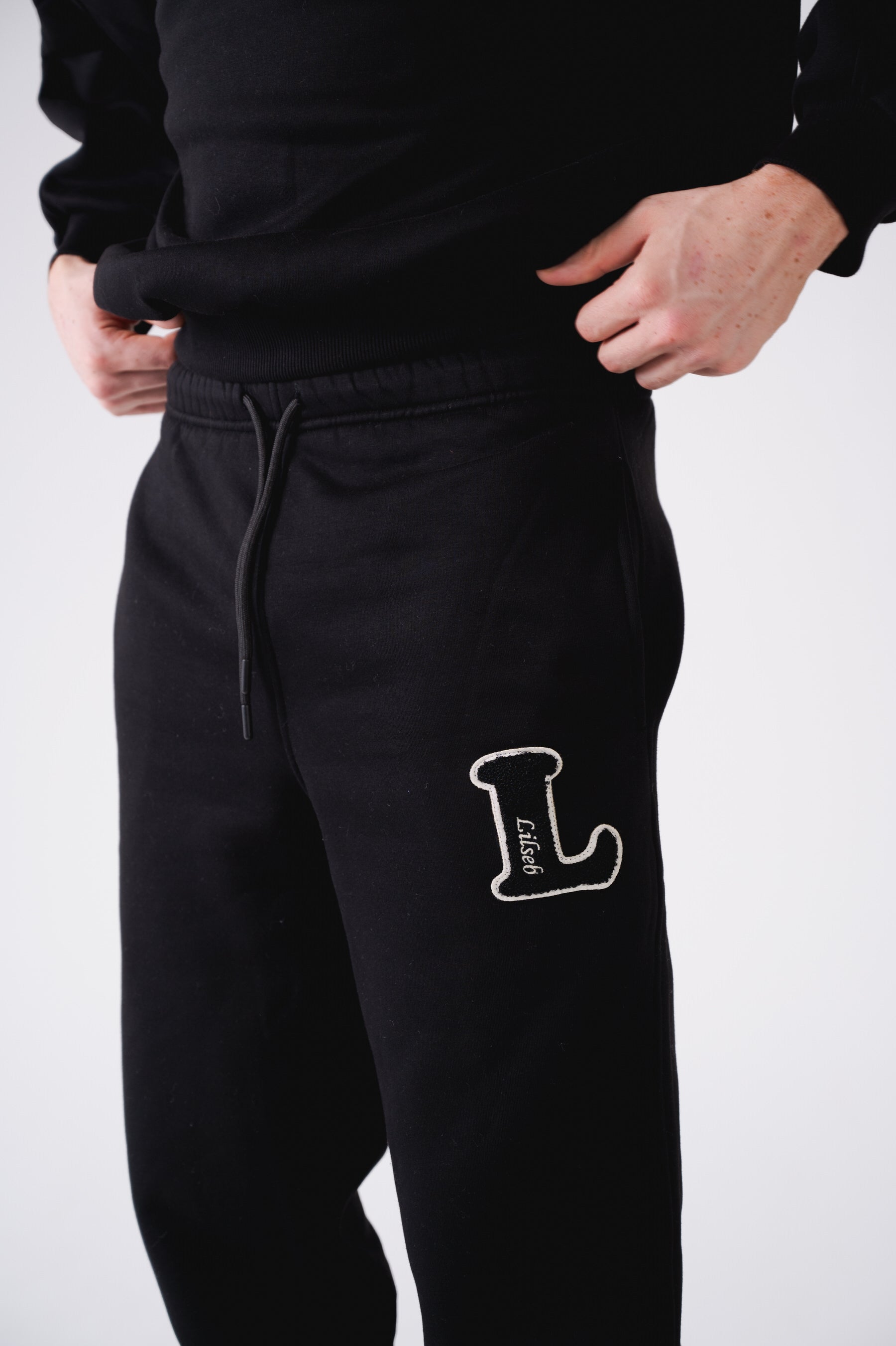 THE NOIR JOGGER