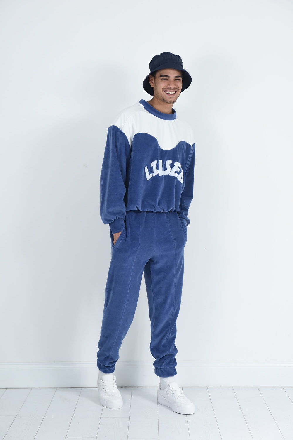 BLUEBERRY VELVET JOGGER