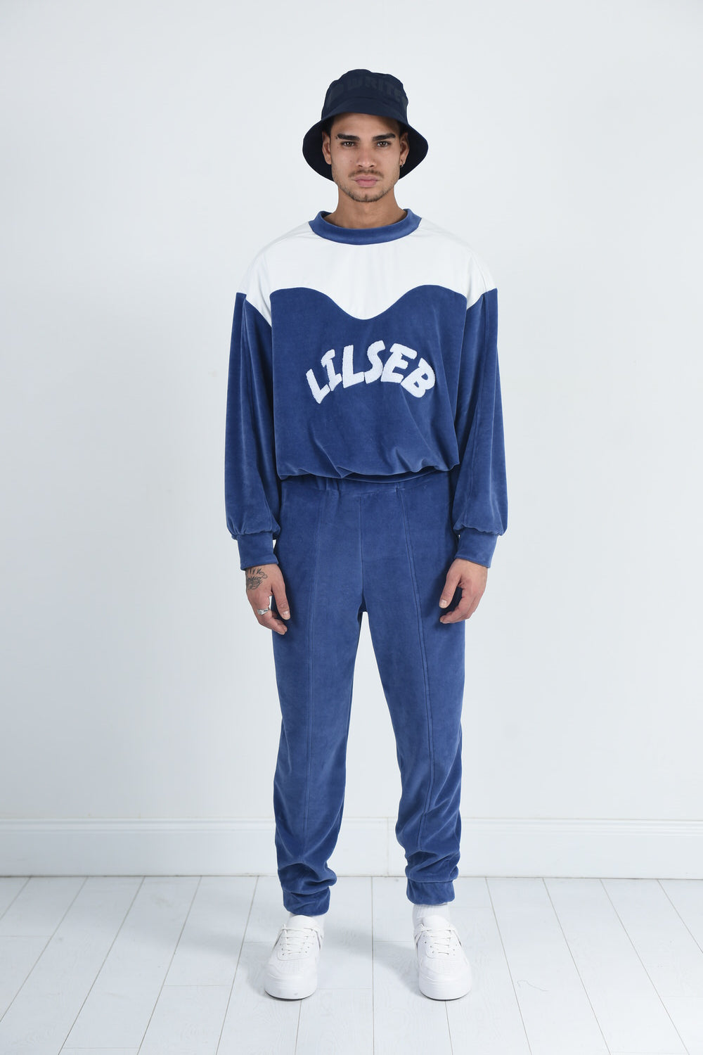 BLUEBERRY VELVET JOGGER