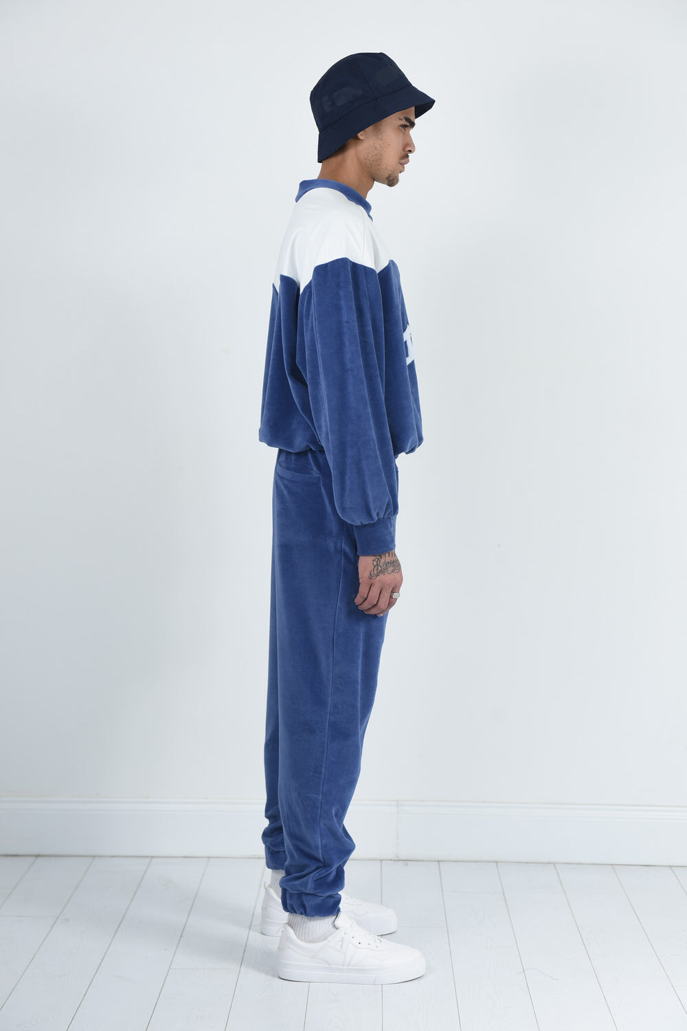 BLUEBERRY VELVET JOGGER