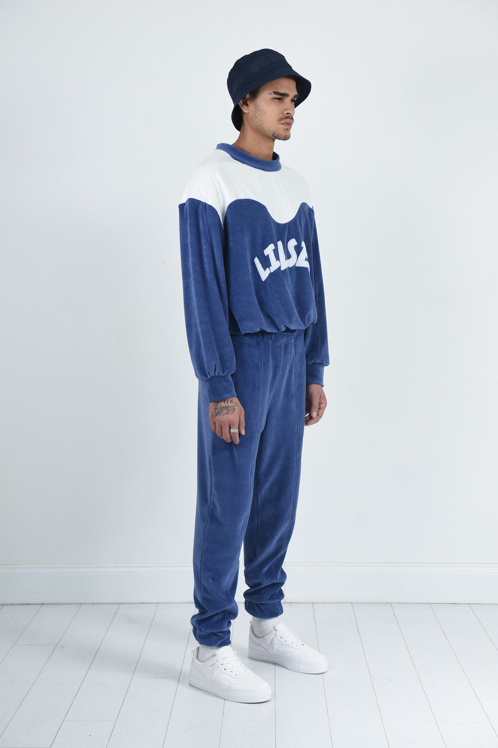 BLUEBERRY VELVET JOGGER