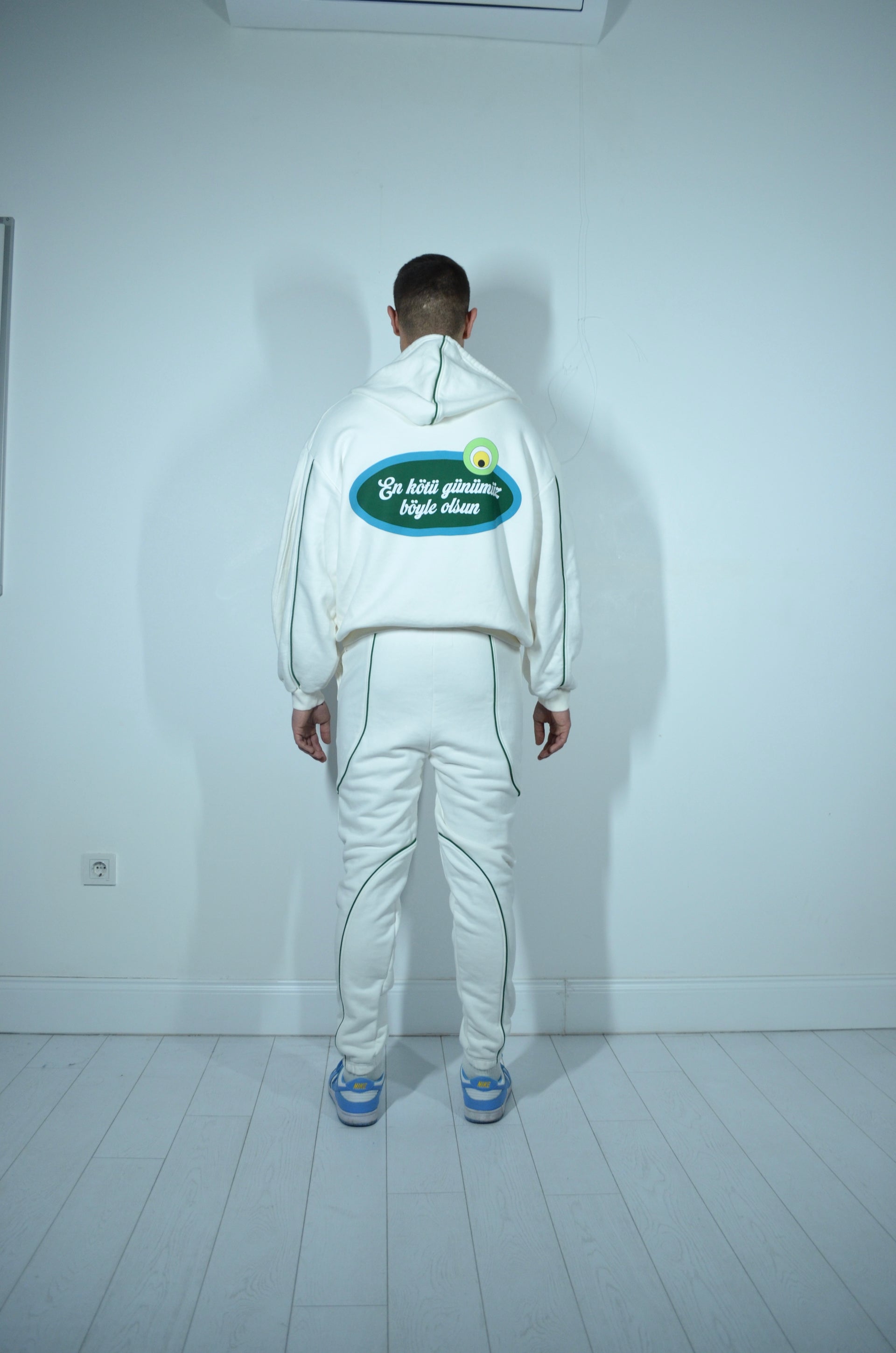 MILK JOGGER